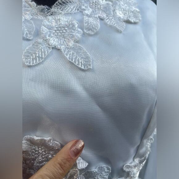 Vtg White Floral Lace Applique Handmade Sheer Sleeve Ruffle Bottom Wedding Dress - Picture 9 of 10